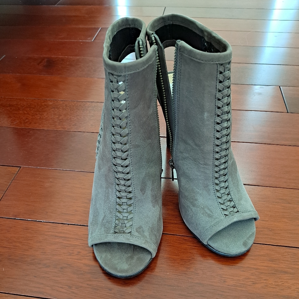 Vince Camuto Heels
